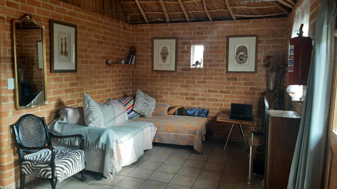 Twin Peaks Cottages And Horse Trekking Maseru Exterior photo
