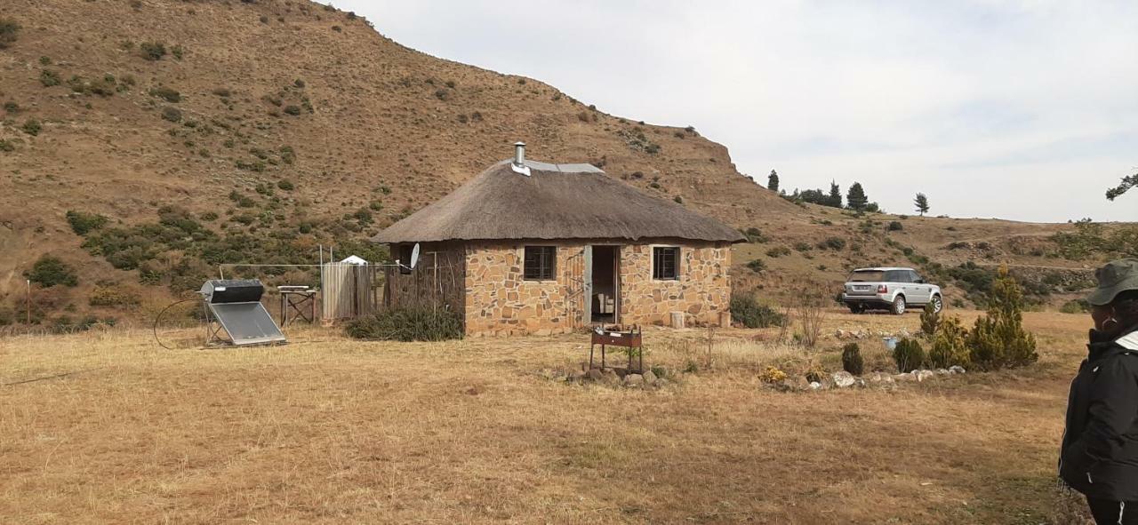 Twin Peaks Cottages And Horse Trekking Maseru Exterior photo
