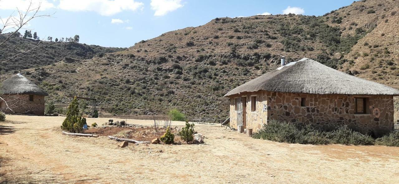 Twin Peaks Cottages And Horse Trekking Maseru Exterior photo
