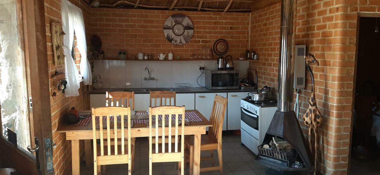 Twin Peaks Cottages And Horse Trekking Maseru Exterior photo