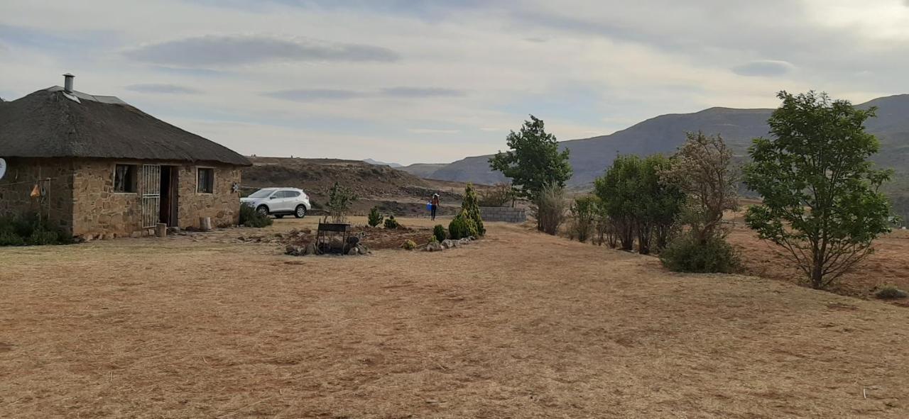 Twin Peaks Cottages And Horse Trekking Maseru Exterior photo